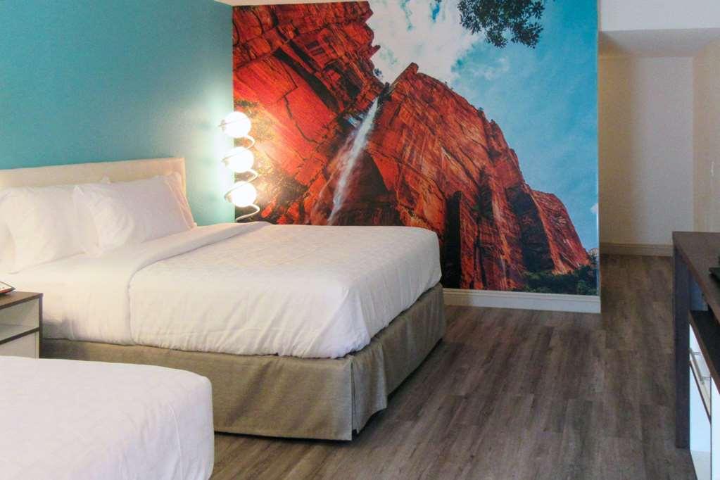 Clarion Pointe Fresno Near Yosemite Hotel Bilik gambar